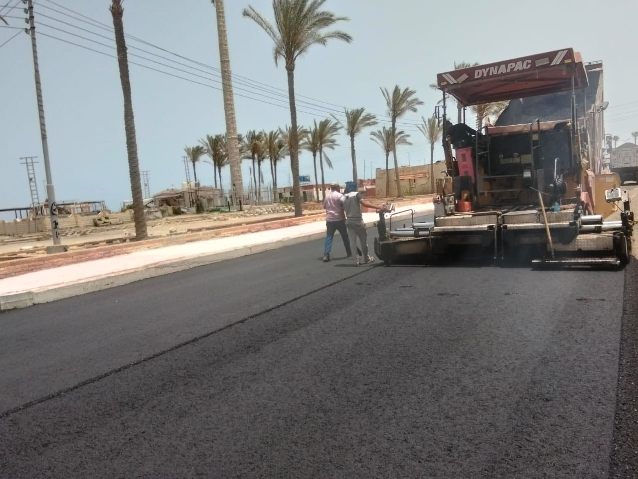 كورنيش بلطيم يتغير قبل موسم الصيف.. محافظ كفر الشيخ يتابع أعمال الرصف ضمن الخطة الاستثمارية